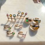 Brinco-meia-argola-cristal-esmeralda-banho-de-ouro-18k-nano-gold