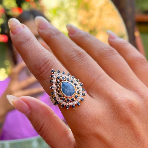 Anel corundum zirconia branca gotão cravejado aro19
