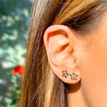 Kit-de-brincos-flores-zirconias-coloridas-3-pares-banho-de-prata-nano-silver