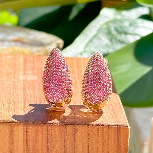 Brinco argola zircônia vermelha banho de ouro 18k