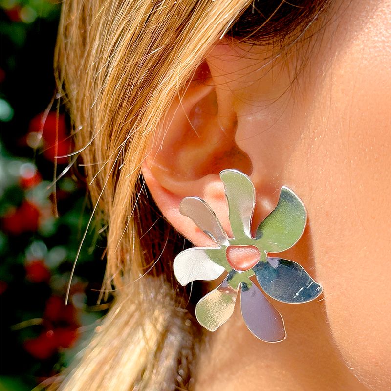 Brinco-flor-grande-petalas-banho-de-prata-nano-silver-