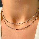 Colar-cristais-preto-branco-80cm-banho-de-ouro-18k-