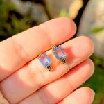 Brinco-cravejado-lateral-cristal-london-blue-banho-de-ouro-18k-nano-gold
