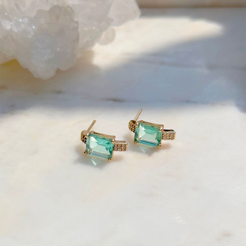 Brinco-cravejado-lateral-cristal-paraiba-banho-de-ouro-18k-nano-gold