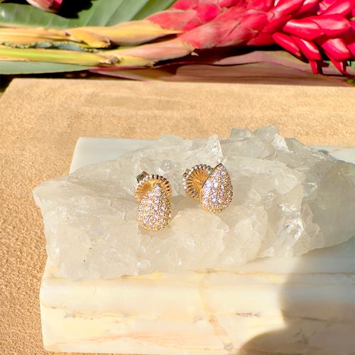 Brinco gota cravejada zircônia branca banho de ouro 18k nano gold