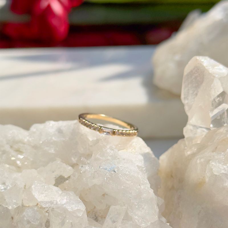 Anel-cravejado-retangulo-de-zirconia-branca-banho-de-ouro-18k-nano-gold
