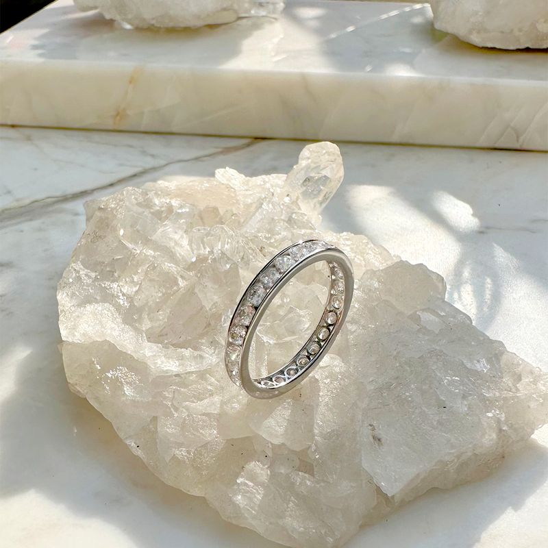 Anel-Zirconia-Branca-Bolinhas-Trilho-Prata-925