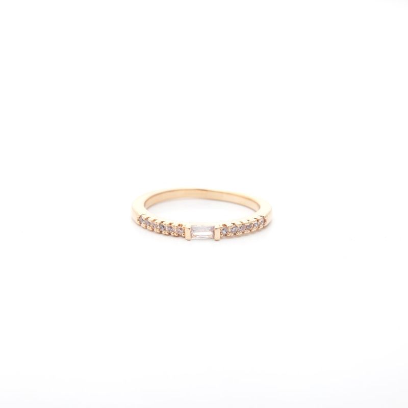 Anel-cravejado-retangulo-de-zirconia-branca-banho-de-ouro-18k-nano-gold