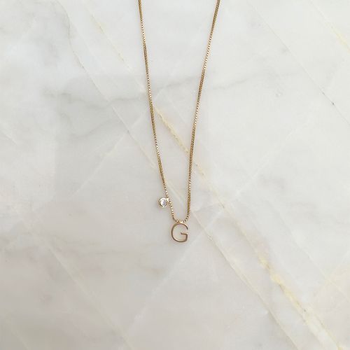 Colar letra g zircônia branca 45cm banho de ouro 18k