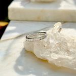 Anel-Zirconia-Branca-Bolinhas-Trilho-Prata-925