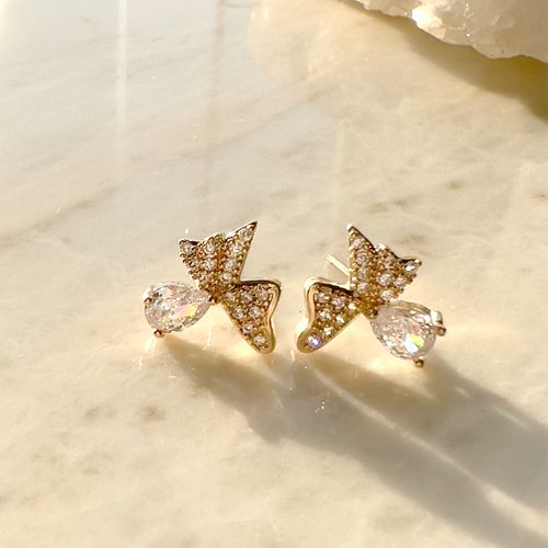 Brinco laço gota zircônia branca banho de ouro 18k