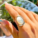 Anel-oval-madreperola-cristal-topazio-azul-banho-de-ouro-18k-nano-gold-