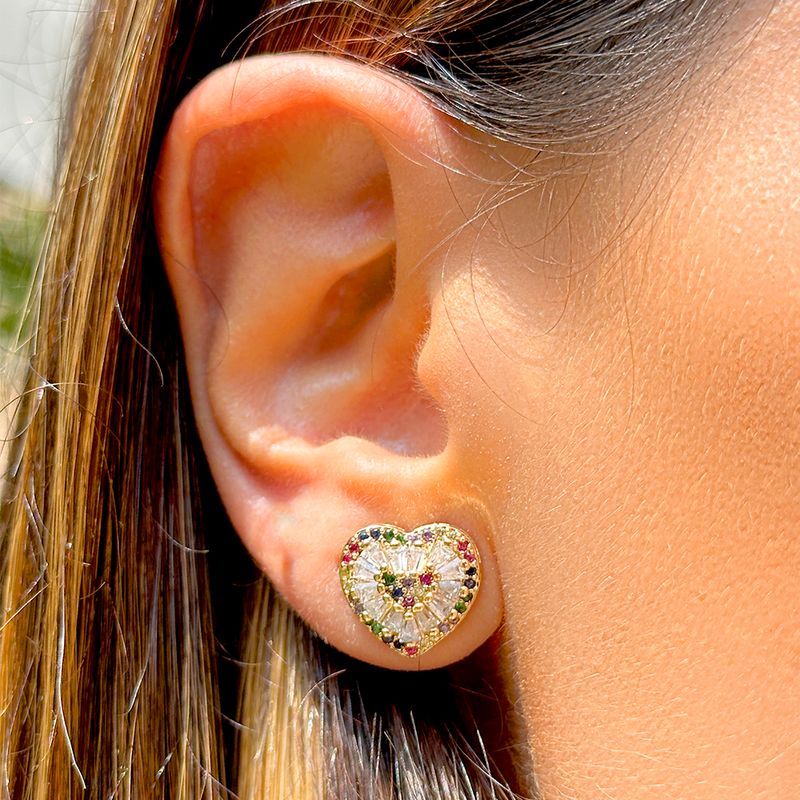 Brinco-coracao-baguetes-zirconia-colorida-banho-de-ouro-18k-nano-gold