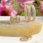 Brinco-argola-grande-linhas-zirconias-brancas-banho-de-ouro-18k-nano-gold-