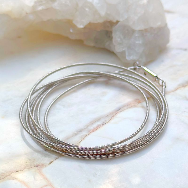 Pulseira-Corda-de-Violao-Lisa-120cm-Banho-de-Rodio-Branco