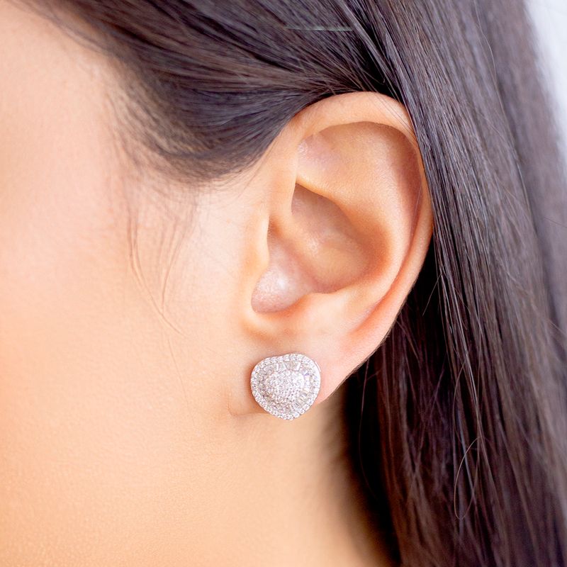 Brinco-coracao-bordado-zirconia-branca-prata-925