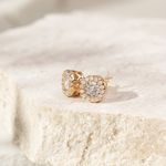Brinco-ponto-de-luz-bordado-zirconia-branca-banho-de-ouro-18k