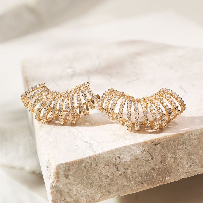 Brinco-onda-grande-zirconia-branca-banho-de-ouro-18k