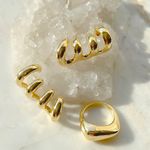 Brinco-liso-garras-banho-de-ouro-18k