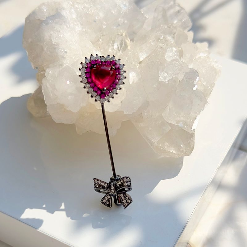 Broche-cristal-rubi-coracao-com-2-bordas-semijoia