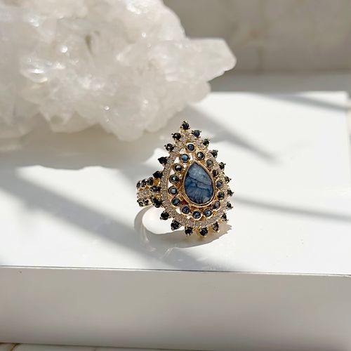 Anel corundum zirconia branca gotão cravejado aro19