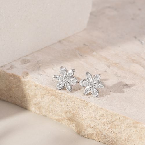 Brinco flor pétalas zircônia branca prata 925