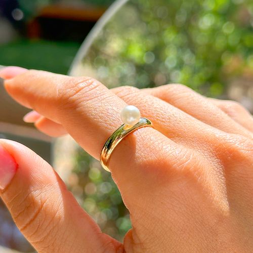 Anel solitário pérola coreana 6mm banho de ouro 18k