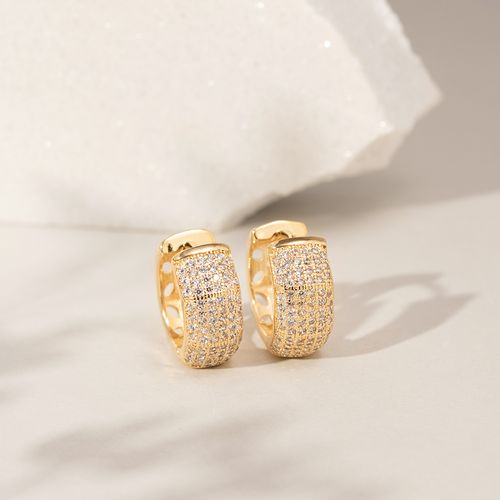 Brinco argola hexágono zircônia branca banho de ouro 18k