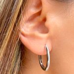 Brinco-de-argola-25mm-linha-zirconias-brancas-prata-925