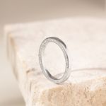 Anel-cravejado-lateral-zirconia-branca-prata-925