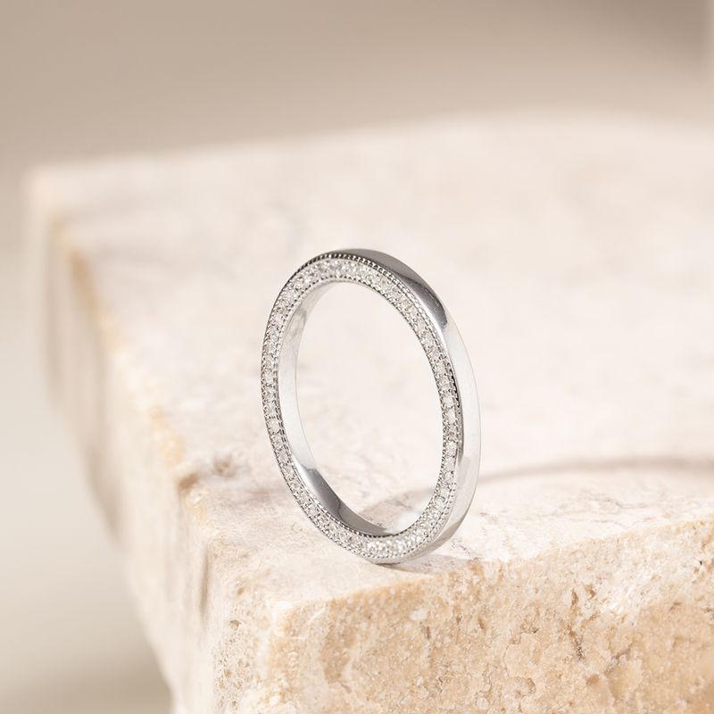 Anel-cravejado-lateral-zirconia-branca-prata-925