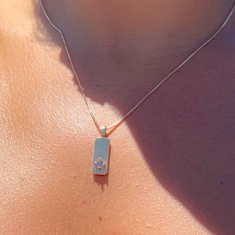 Colar-pingentes-medalhas-com-coroas-cristal-paraiba-45-cm-banho-de-ouro-18k