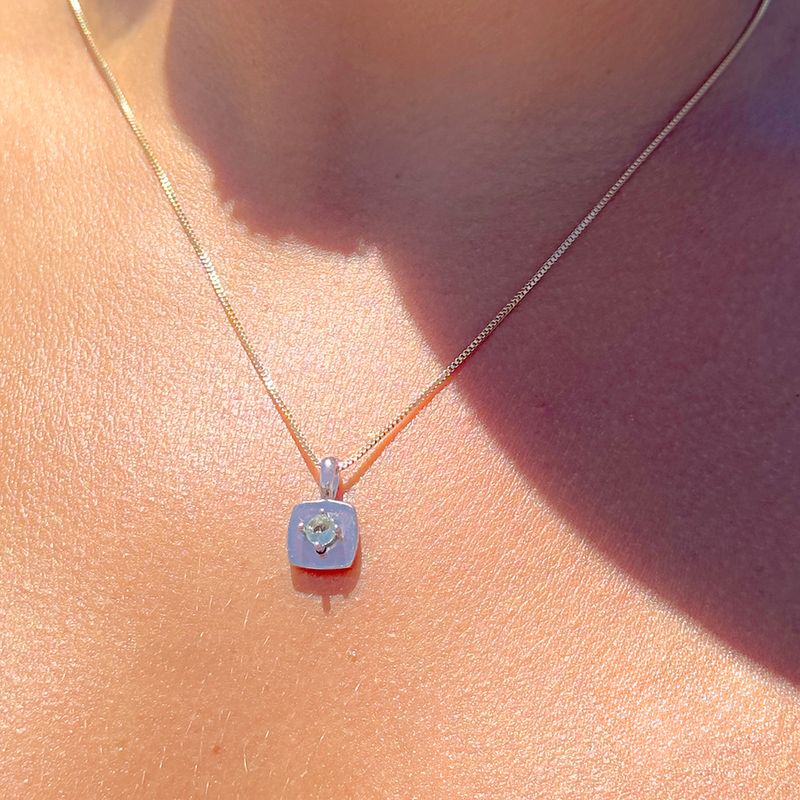 Colar-pingentes-medalhas-com-coroas-cristal-paraiba-45-cm-banho-de-ouro-18k