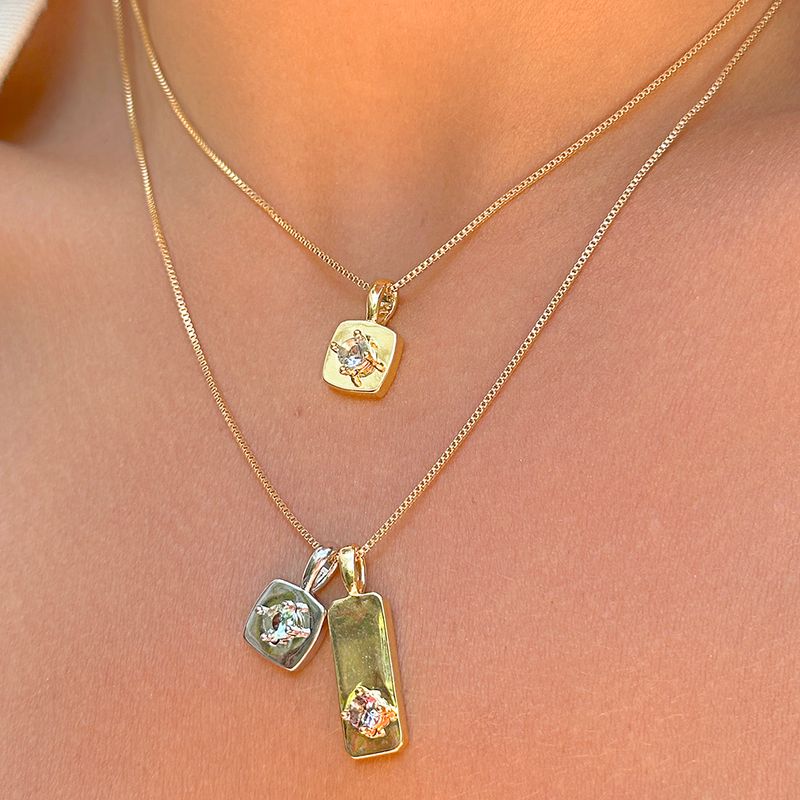 Colar-pingentes-medalhas-com-coroas-cristal-paraiba-45-cm-banho-de-ouro-18k