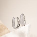 Brinco-argola-oval-linhas-zirconias-brancas-banho-de-rodio-branco