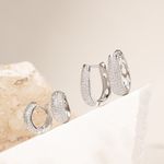 Brinco-argola-oval-linhas-zirconias-brancas-banho-de-rodio-branco