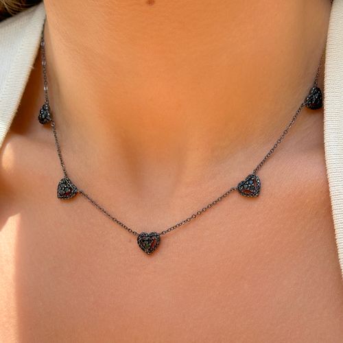 Colar corações pendurados zircônias negras 50 cm banho de ródio negro