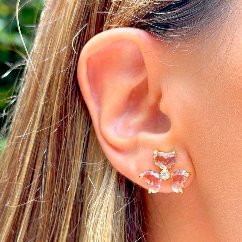 Brinco-trevo-coracao-cristal-quartzo-rosa-banho-de-ouro-18k-