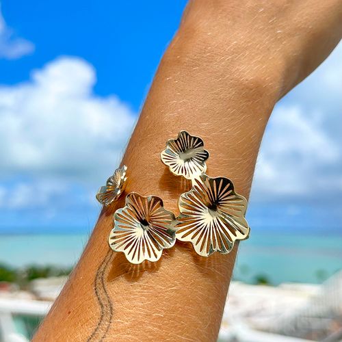 Bracelete botões de flores banho de ouro 18k