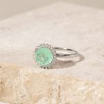 Anel-fusion-esmeralda-colmbiana-com-cravacao-em-garras-prata-925-