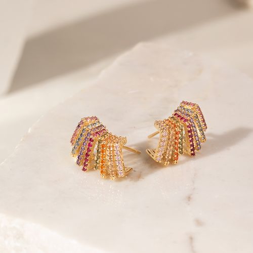 Brinco onda facetada zircônia colorida banho de ouro 18k