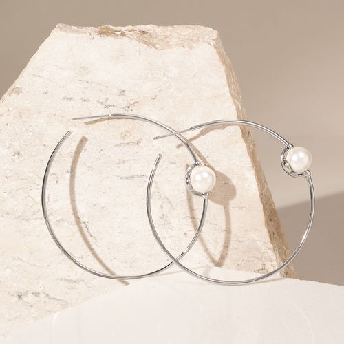 Brinco argola pérola shell banho de ródio branco