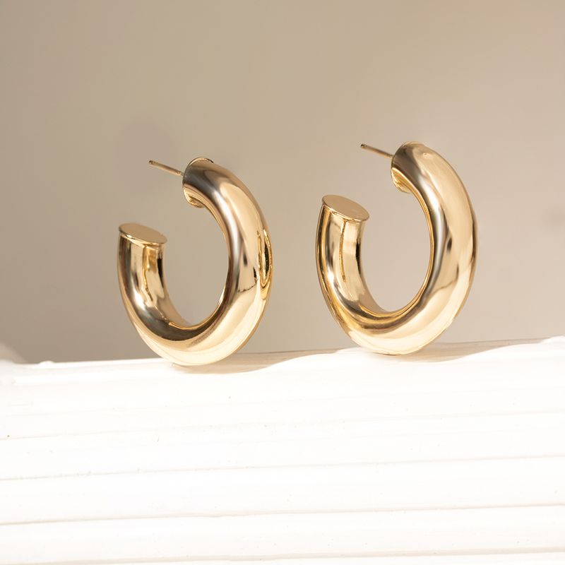 Brinco-argola-lisa-tubular-7-mm-banho-de-ouro-18k