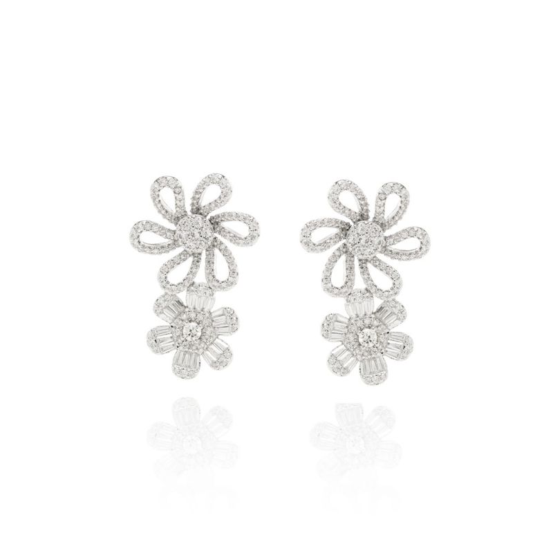 Brinco-ear-cuff-flores-cravejadas-zirconias-brancas-banho-de-rodio-branco