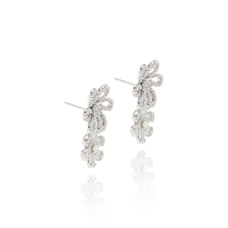 Brinco-ear-cuff-flores-cravejadas-zirconias-brancas-banho-de-rodio-branco