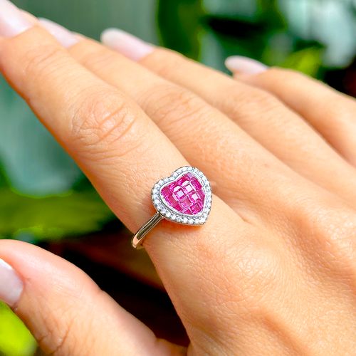 Anel coração mosaico cristal turmalina rosa cravação invisível banho de ródio branco