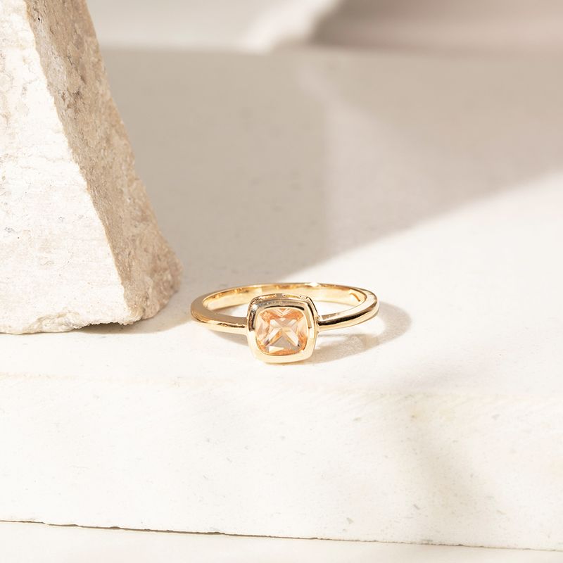 Anel-quadrado-cristal-morganita-banho-de-ouro-18k-