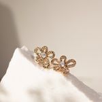 Brinco-Flor-Zirconia-Champanhe-Petalas-Banho-de-Ouro-18K