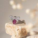 Anel-abelha-mosaico-cristal-turmalina-rosa-cravacao-invisivel-banho-de-rodio-branco