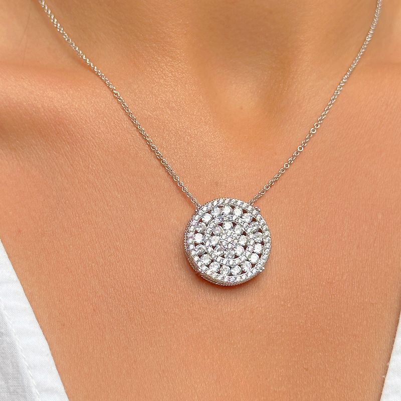 Colar-medalha-roda-de-flor-zirconia-branca-banho-de-rodio-branco-50cm